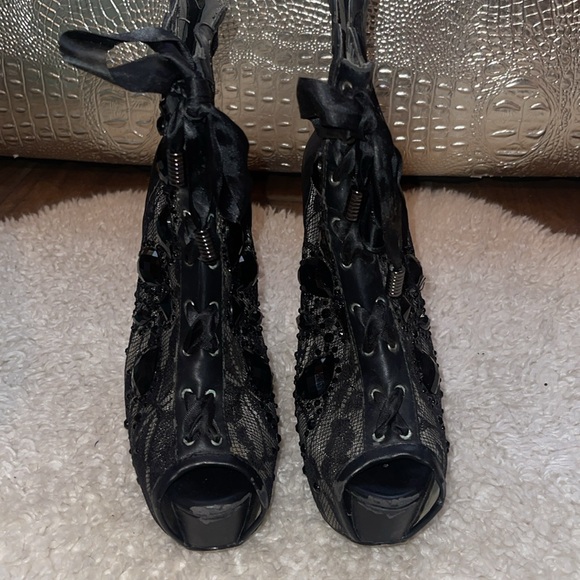 Bettie Page Lace Up Open Toe Bootie, Lace Up Platform Booties - Picture 7 of 7